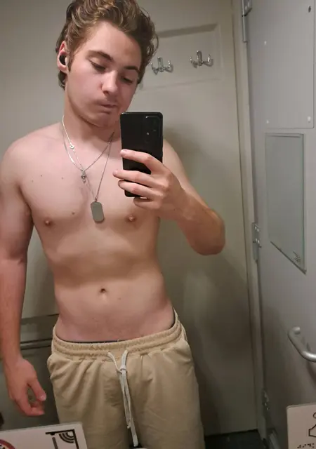 Артемий из Сергиева Посада, ищу на сайте знакомства на одну ночь