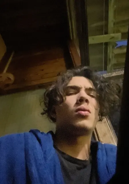 Илья из Севастополя, ищу на сайте знакомства на одну ночь