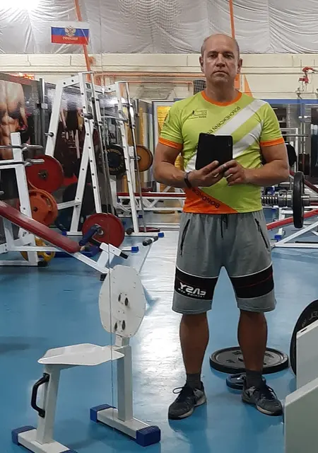 Николай из Воронежа, мне 47, познакомлюсь для общения