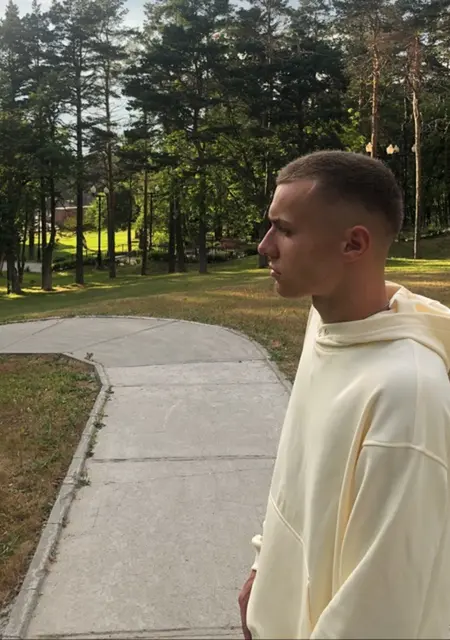 Алексей из Южно-Сахалинска, мне 22, познакомлюсь без обязательств