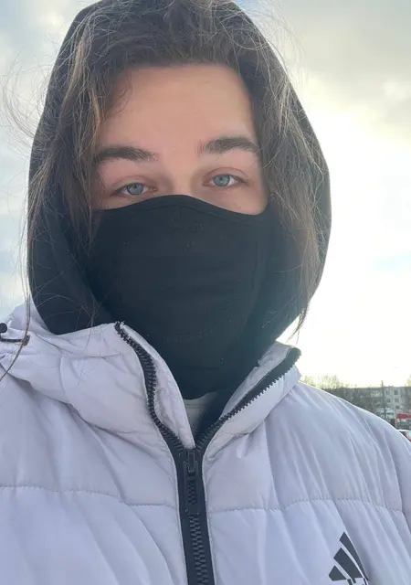 Я Паша, 19, из Пскова, ищу знакомства на одну ночь