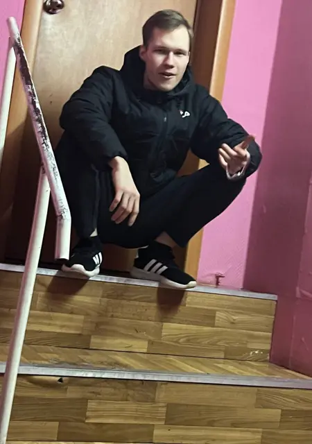 Я Даня, 24, из Ухты, ищу знакомства без обязательств