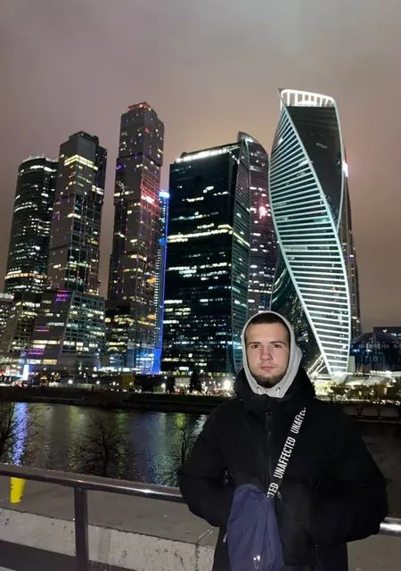 Я Владислав, 25, из Донецка, ищу знакомства без обязательств