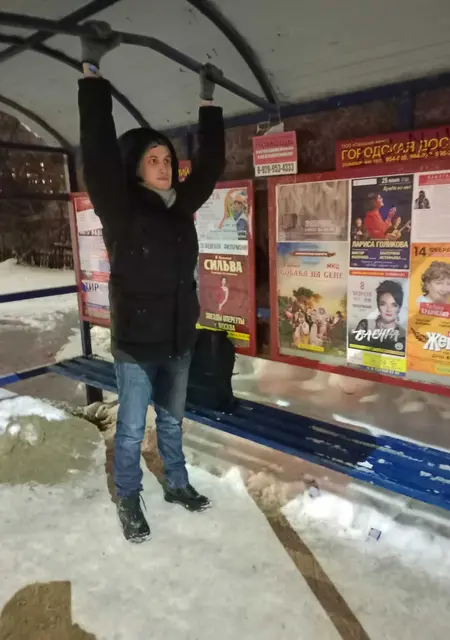 Я Артем, 27, из Рязани, ищу знакомства без обязательств