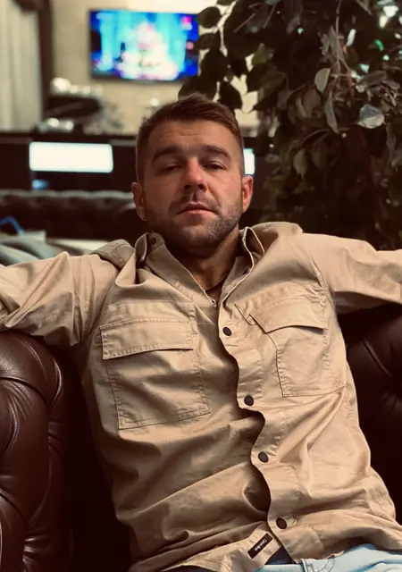 Сергей из Брянска, мне 33, познакомлюсь для приятного времяпровождения