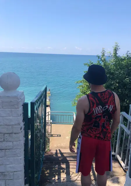 Я Арсен, 29, из Грозного, ищу знакомство для приятного времяпровождения