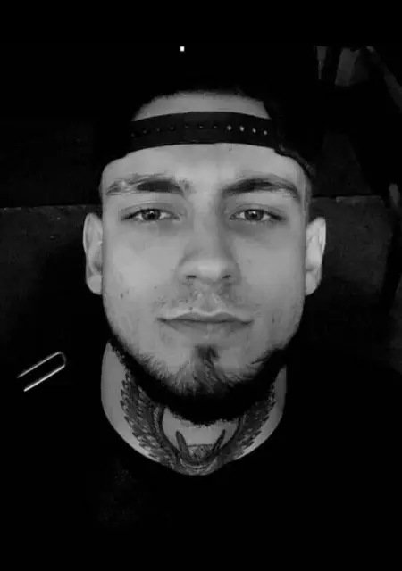 Я Дениэль, 22, из Волгограда, ищу знакомства без обязательств