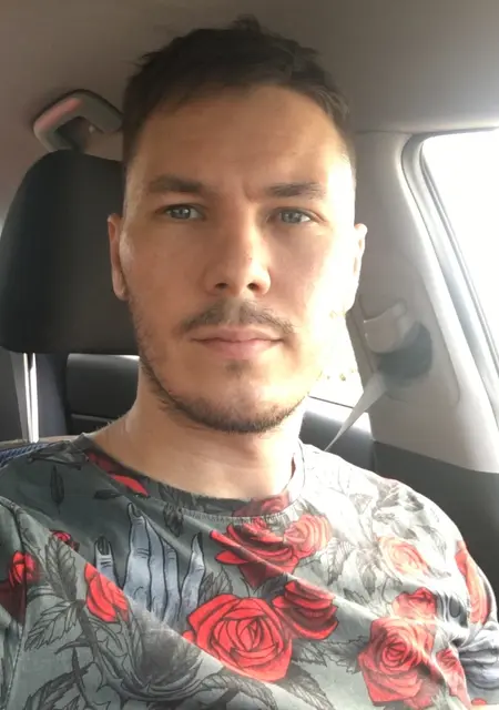 Артур из Междуреченска, ищу на сайте знакомства на одну ночь