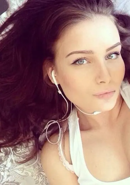 Я Света, 28, из Миасса, ищу знакомства без обязательств