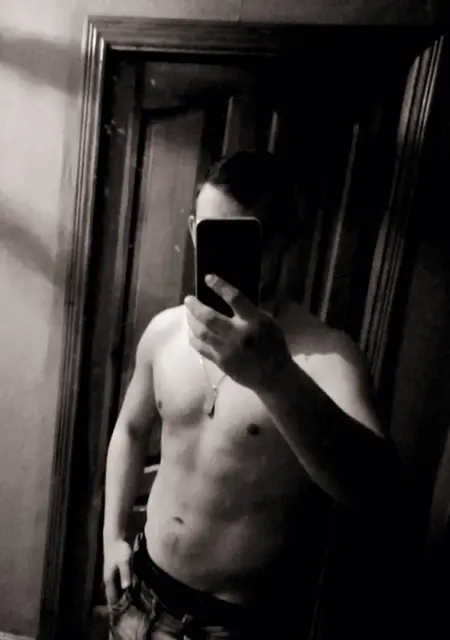 Алекс из Воронежа, ищу на сайте приятное времяпровождение