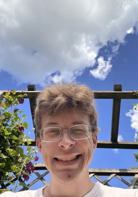 Я Максим, 20, из Владимира, ищу знакомства без обязательств