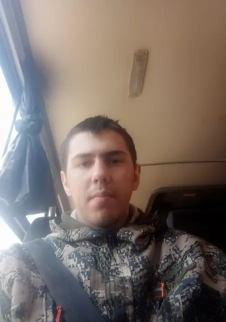 Артём из Уссурийска, ищу на сайте постоянные отношения