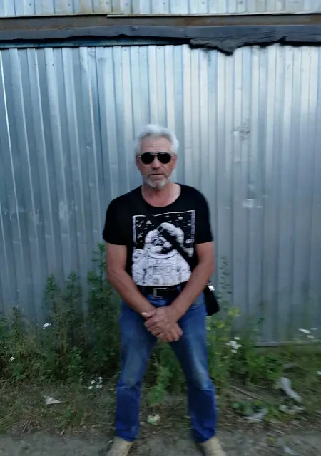 Я Олег, 56, из Евпатории, ищу знакомства на одну ночь