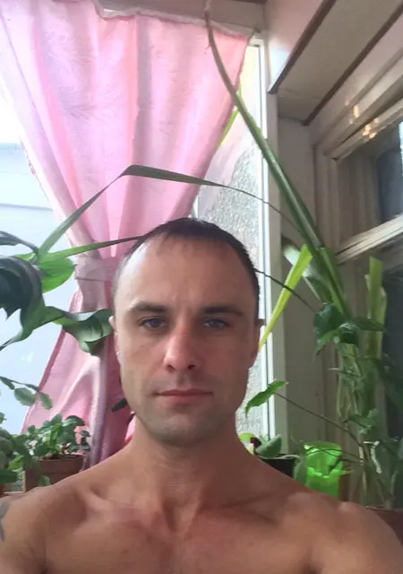 Я Иван, 41, из Тольятти, ищу знакомство для приятного времяпровождения