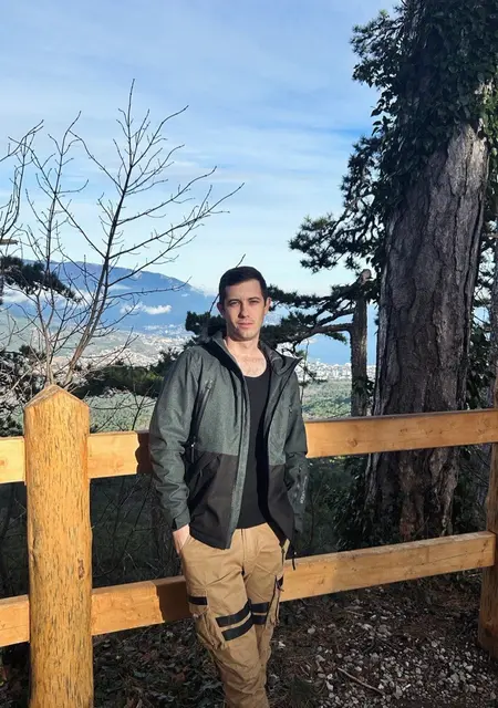 Я Дмитрий, 30, знакомлюсь без обязательств в Севастополе