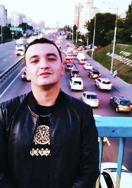 I'm Vlad, 26 from London, seeking connections for pleasant pastime