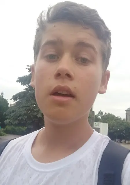 Я Кирилл, 21, из Керчи, ищу знакомства без обязательств