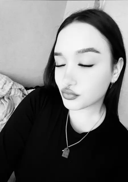 Я Арина, 19, из Новосибирска, ищу знакомство для дружбы