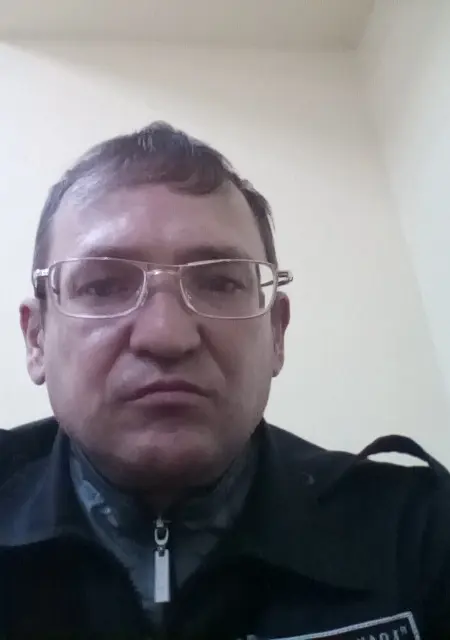 Антон из Новороссийска, мне 52, познакомлюсь без обязательств