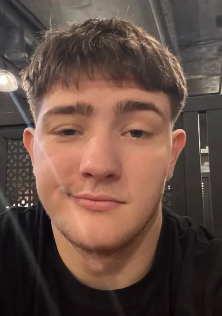 Даниил из Тулы, мне 19, познакомлюсь для приятного времяпровождения