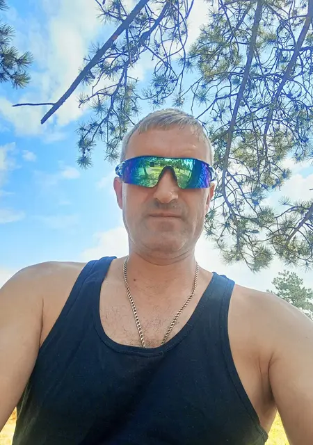 Sergey из Пятигорска, мне 42, познакомлюсь без обязательств