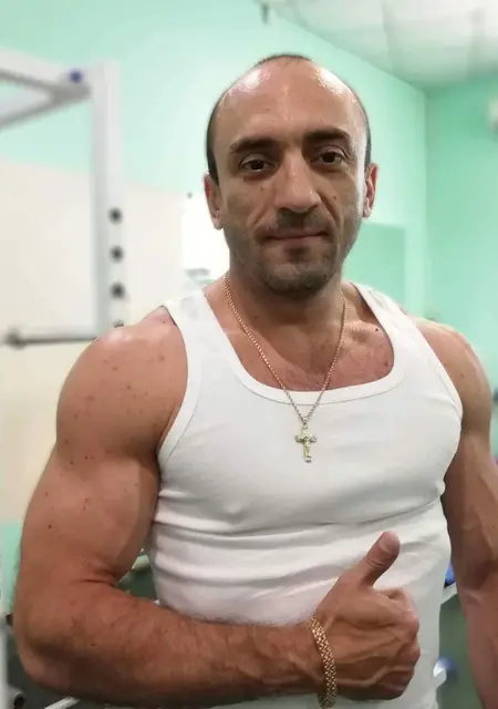 Я Павел, 45, из Херсона, ищу знакомство для приятного времяпровождения