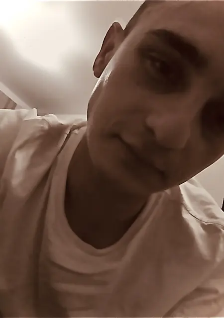 Алекс из Железнодорожного, мне 29, познакомлюсь на одну ночь