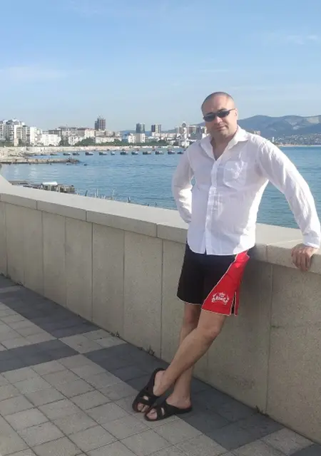 Я Aleks, 41, знакомлюсь без обязательств в Магадане