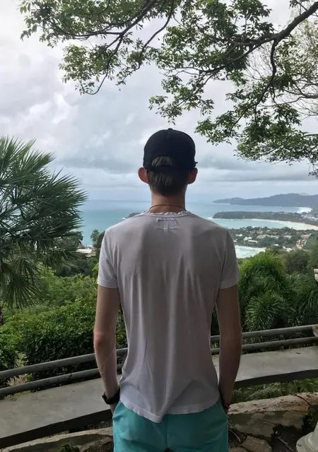 Макс из Калининграда, мне 29, познакомлюсь для приятного времяпровождения