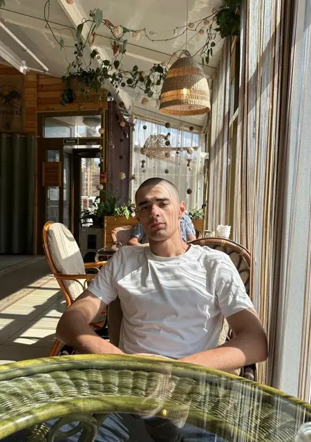 Адам из Москвы, ищу на сайте открытые отношения