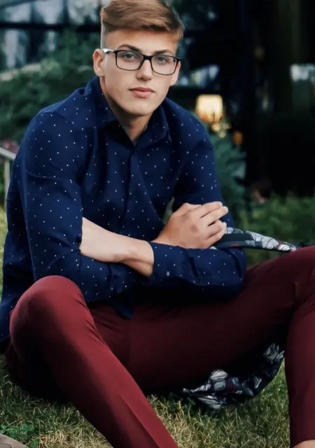 Я Андрей, 23, из Одинцова, ищу знакомства на одну ночь