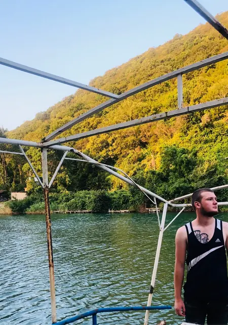 Artem из Новороссийска, мне 21, познакомлюсь для приятного времяпровождения