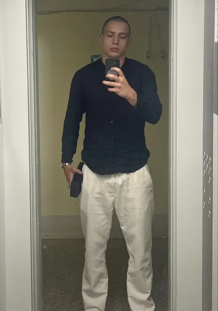 Я Алексей, 20, знакомлюсь для вирта в Смоленске