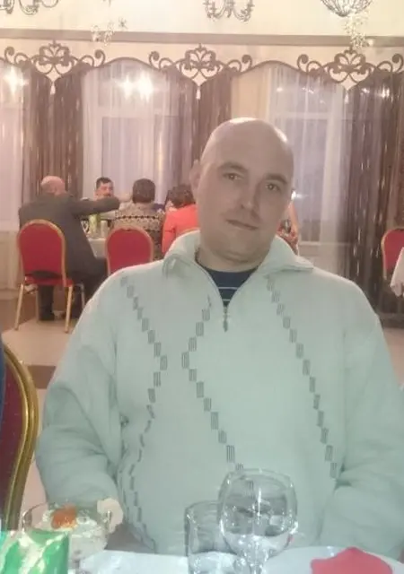 Олег из Артема, ищу на сайте знакомства на одну ночь