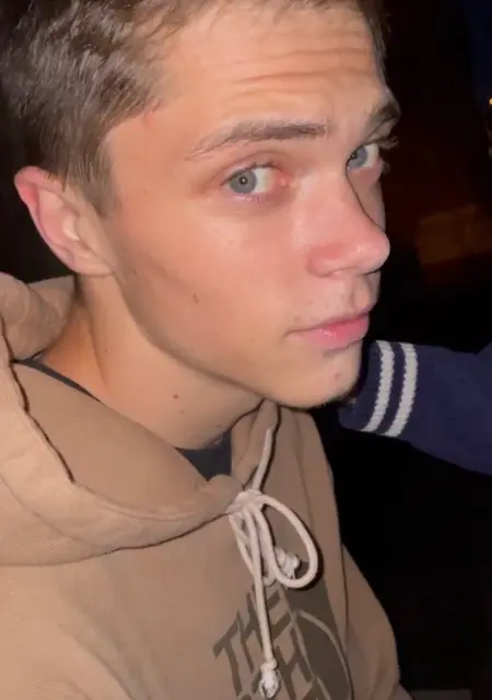 Я Костя, 21, знакомлюсь без обязательств в Вологде