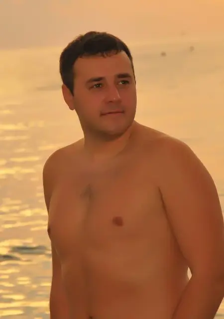 Андрей из Нефтеюганска, мне 39, познакомлюсь на одну ночь