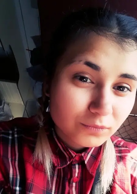 Я Алина, 29, из Смоленска, ищу знакомство для приятного времяпровождения