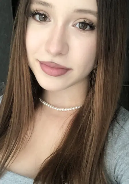 Я Яна, 18, из Москвы, ищу знакомство для дружбы