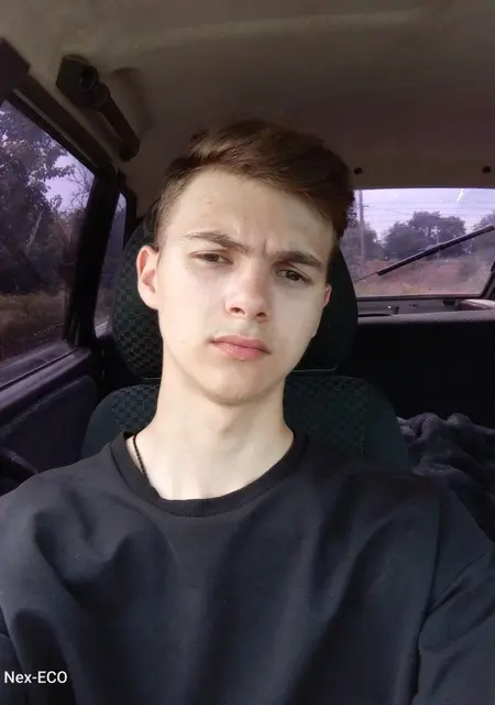 Дмитрий из Геленджика, мне 20, познакомлюсь на одну ночь