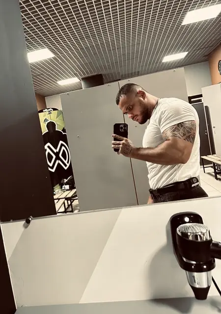 Sam из Нижнего Тагила, мне 27, познакомлюсь для приятного времяпровождения