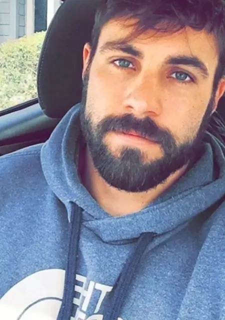 Я Михаил, 25, из Прокопьевска, ищу знакомства без обязательств