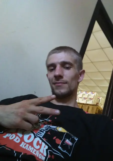 Я Vasya, 25, из Мукачева, ищу знакомства на одну ночь