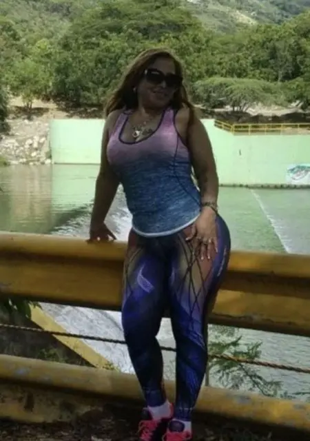 Я Thamara, 42, из Мадрида, ищу знакомство