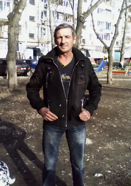 Я Александр, 64, из Самары, ищу знакомства без обязательств
