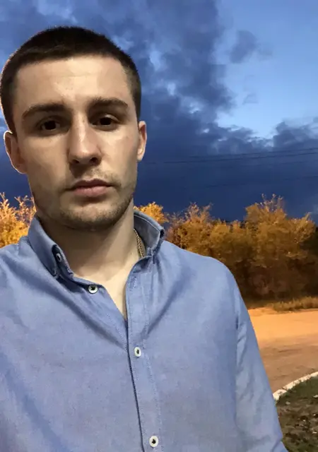 Я Артём, 33, знакомлюсь без обязательств в Волжском