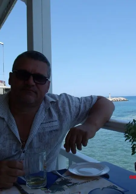 Valera из Кургана, ищу на сайте знакомства на одну ночь