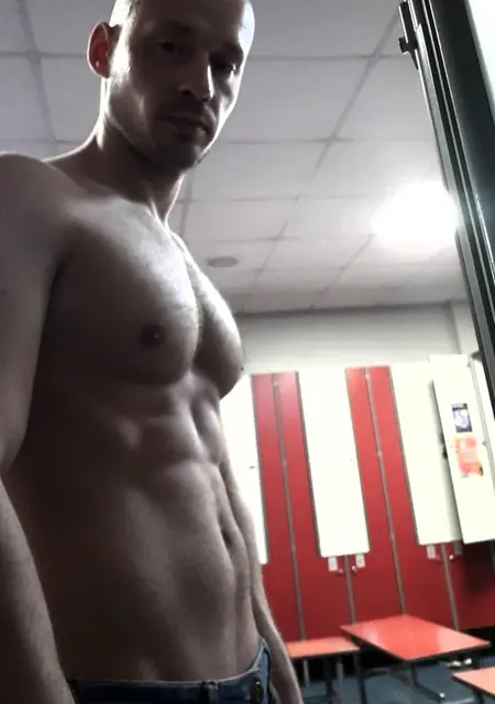 Мишаня из Пинска, ищу на сайте постоянные отношения