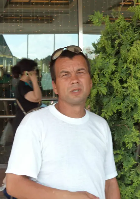 Я Александр, 53, знакомлюсь для приятного времяпровождения в Омске