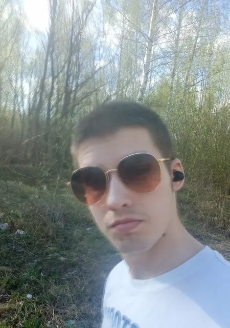 Я Александр, 19, из Владимира, ищу знакомства на одну ночь