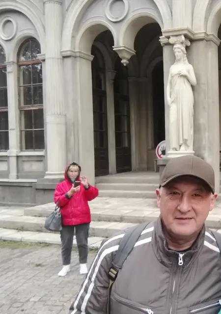 Я Рома, 40, из Сургута, ищу знакомства на одну ночь